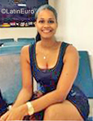 Date this funny Dominican Republic girl Nelitzia from Bonao DO28069