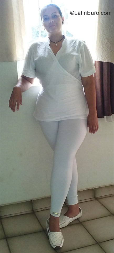 Date this attractive Brazil girl Graziela from Limeira BR9962