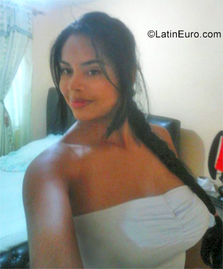 Date this foxy Colombia girl Angela from Medellin CO20941