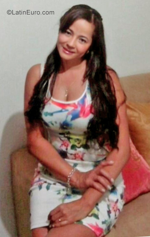 Date this hot Colombia girl Melissa from Envigado CO20949