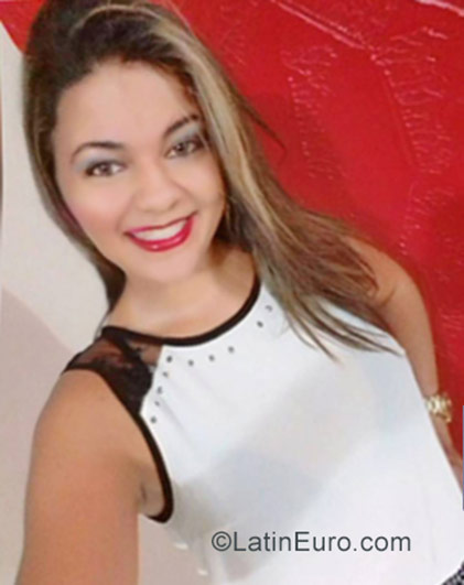Date this gorgeous Brazil girl Adrianny from Foriano BR9969