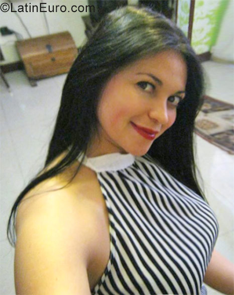 Date this athletic Colombia girl Jennifer from Bogota CO20990