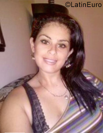 Date this pretty Colombia girl Karen from Cali CO21150