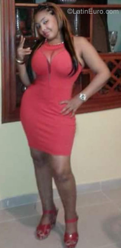 Date this athletic Dominican Republic girl Jeannett from Santiago DO28377
