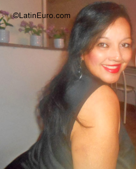 Date this beautiful Brazil girl Sandra from Limeira BR10010