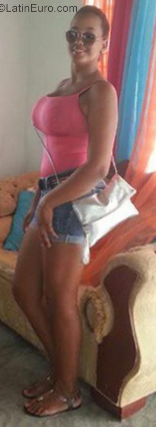 Date this nice looking Dominican Republic girl Katherine from Santiago De Los Caballeros DO28426