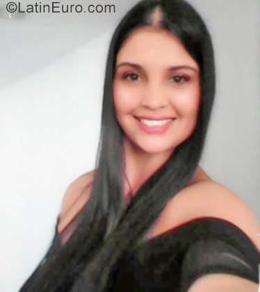 Date this lovely Colombia girl Natalia from Medellin CO21237