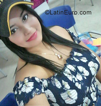 Date this sultry Colombia girl Carolina from Barranquilla CO21281