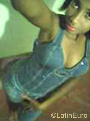 Date this cute Dominican Republic girl Diana from Santo Domingo DO28522
