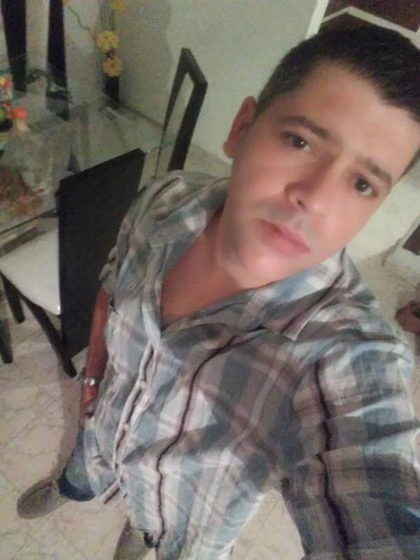 Date this sensual Colombia man Oscar eduardo from Cali CO21342