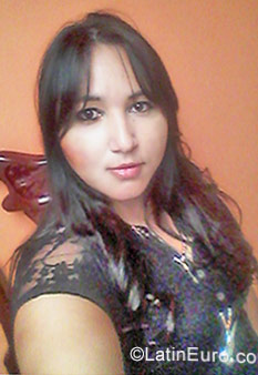 Date this attractive Colombia girl Angelica from Medellin CO21356
