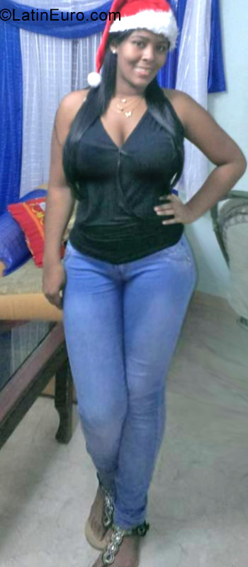 Date this foxy Dominican Republic girl Lilabet from San Cristobal DO28597
