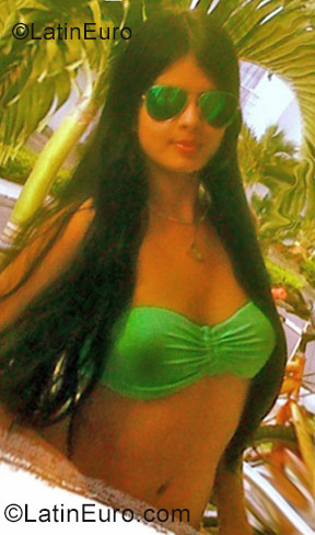 Date this beautiful Colombia girl Michelle from Pereira CO21412