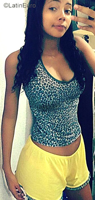 Date this hot Brazil girl Jennifer from Araraguara BR10037
