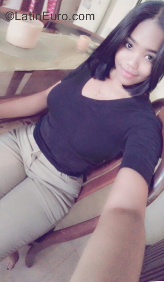 Date this young Dominican Republic girl Mihara from Santo Domingo DO28876