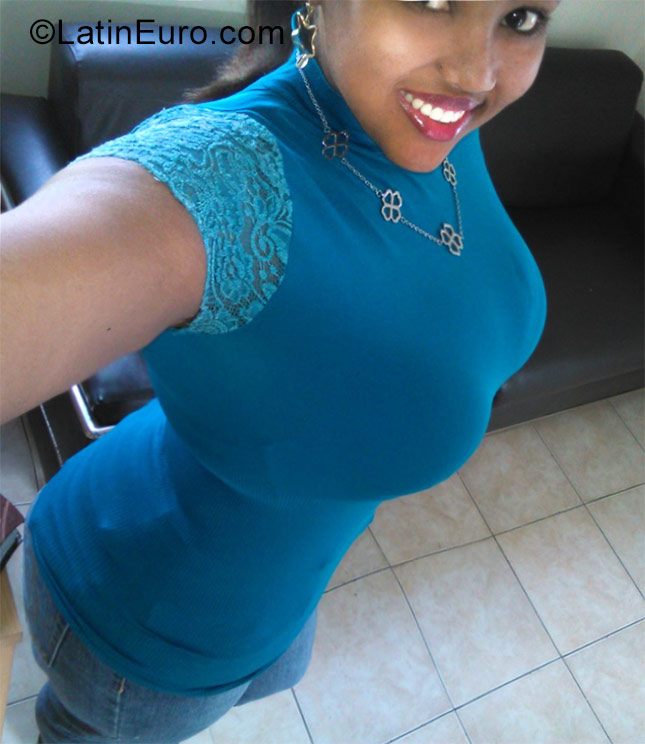Date this lovely Dominican Republic girl Elizabeth from Santo Domingo DO28879