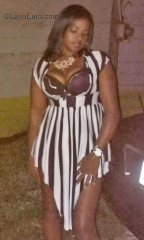 Date this gorgeous Jamaica girl Sexychocalate from Kingston JM2447