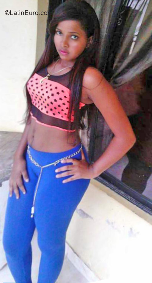 Date this funny Dominican Republic girl Marys from Santo Domingo DO28955