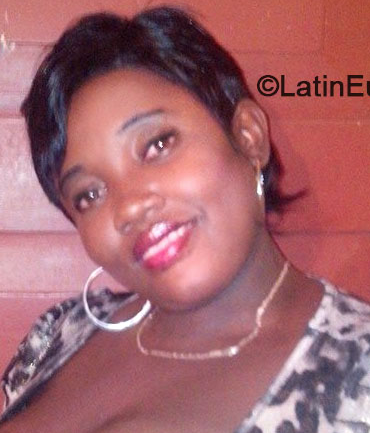 Date this young Jamaica girl Tenieka from St. Ann JM2449