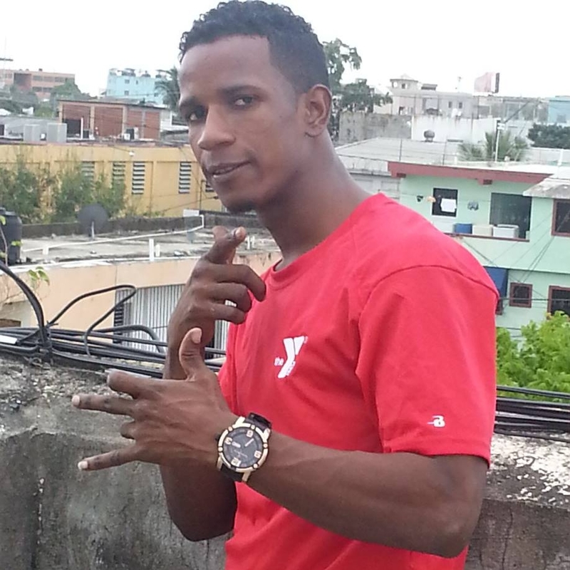 Date this tall Dominican Republic man Manuel alexande from Santo Domingo DO29033