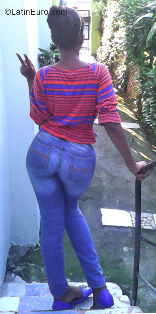 Date this young Dominican Republic girl Alexandra from Santo Domingo DO29047