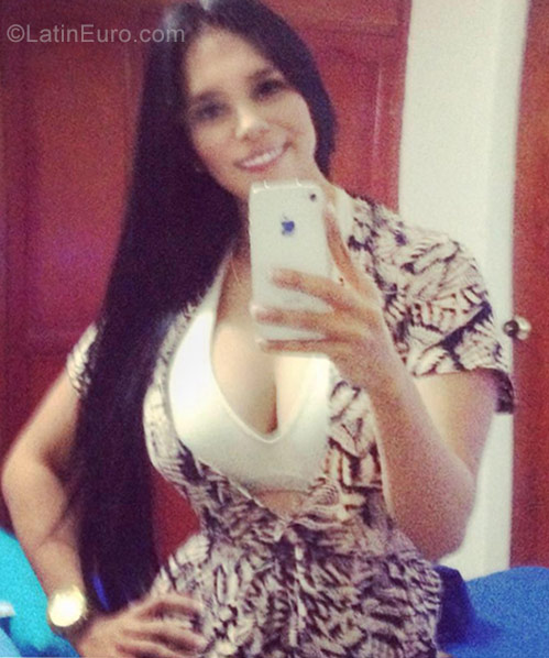 Date this sensual Colombia girl Paulina from Bogota CO21716