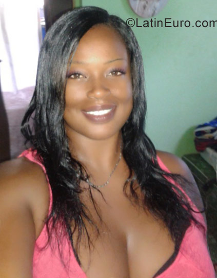 Date this gorgeous Jamaica girl Leonie from Mandeville JM2456