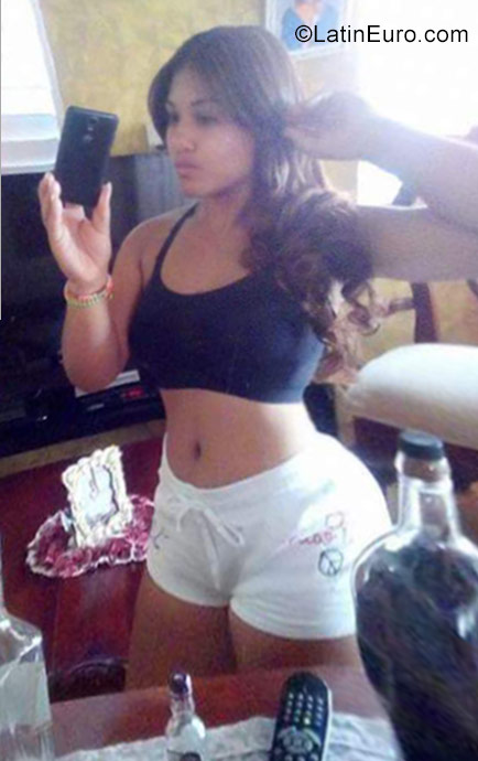 Date this hard body Dominican Republic girl Parsivana from Puerto Plata DO29237