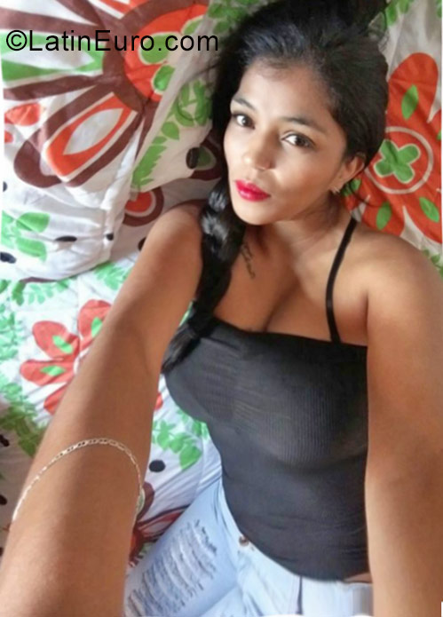 Date this funny Colombia girl Elizabeth from Medellin CO21807