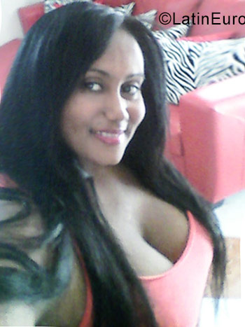 Date this hot Dominican Republic girl YENNY from Santo Domingo DO29275