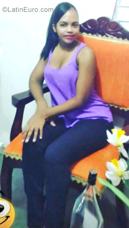 Date this exotic Dominican Republic girl Yomery from Santiago DO29316
