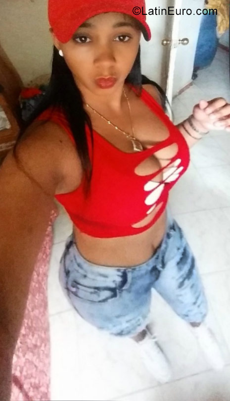 Date this gorgeous Dominican Republic girl Nayelin from Santo Domingo DO29339