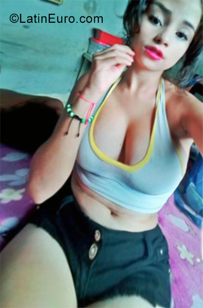 Date this tall Colombia girl Kamila from Valledupar CO21868