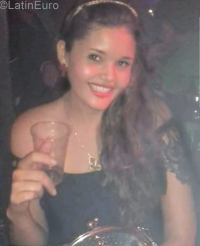 Date this lovely Colombia girl Marecela from Florencia CO21887