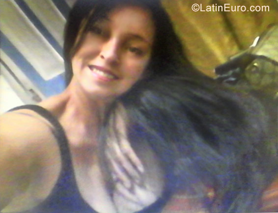 Date this hot Colombia girl Luzdary from Armenia CO21967