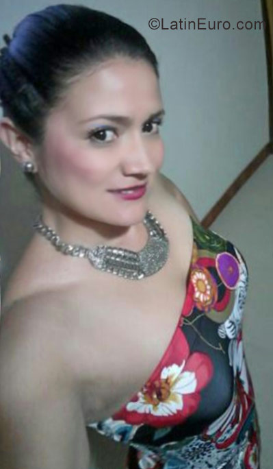 Date this happy Colombia girl Milena from Manizales CO21984