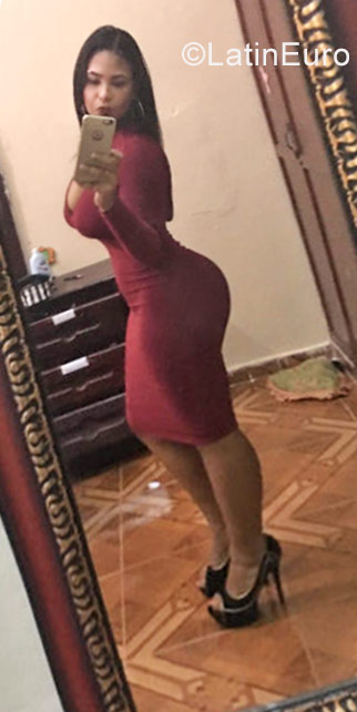 Date this beautiful Dominican Republic girl Yavely from Santo Domingo DO31047