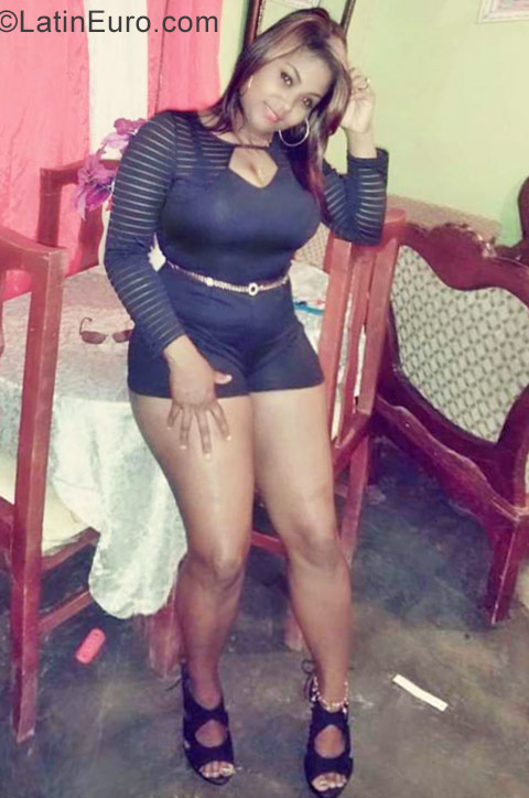 Date this beautiful Dominican Republic girl Andrea from Santiago DO29634