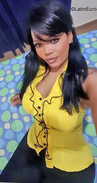 Date this gorgeous Dominican Republic girl Marlen from Santo Domingo DO29664