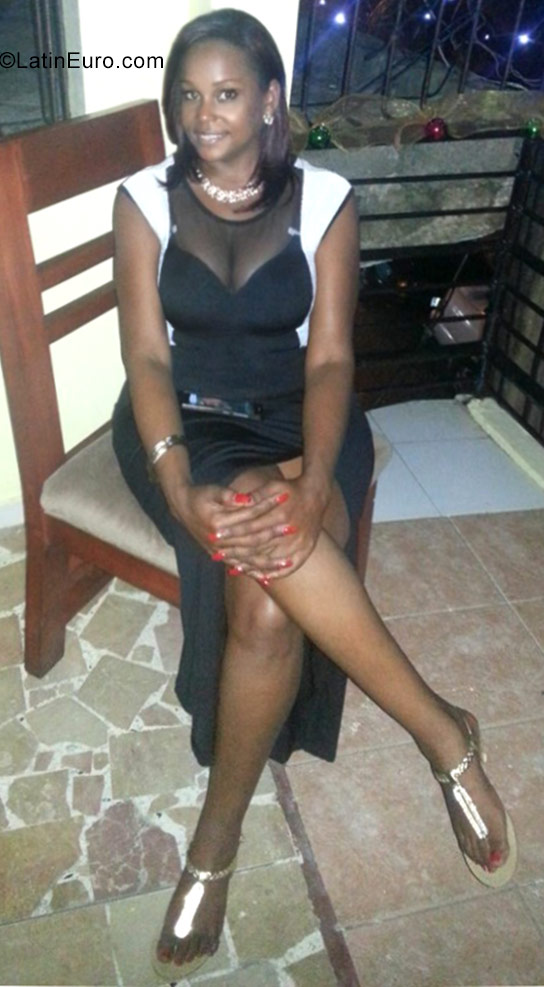 Date this good-looking Dominican Republic girl Miriam from Santo Domingo DO29696