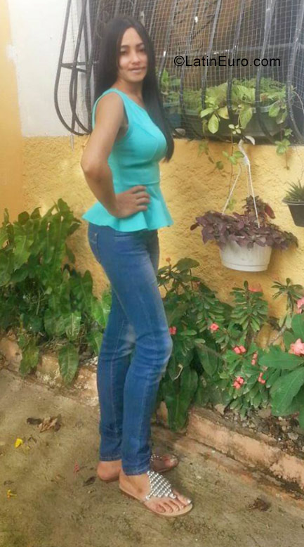 Date this sultry Dominican Republic girl Belkis from San Pedro De Macoris DO29714