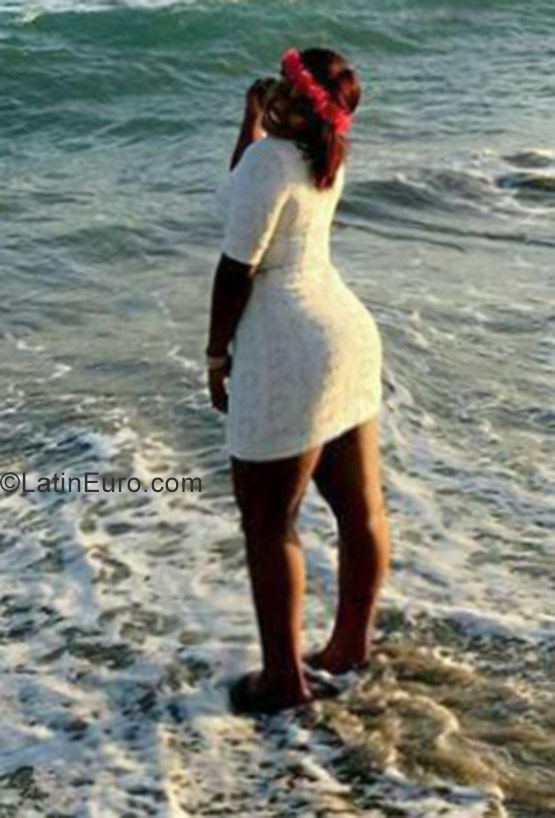 Date this young Dominican Republic girl Ana from Santo Domingo DO29717