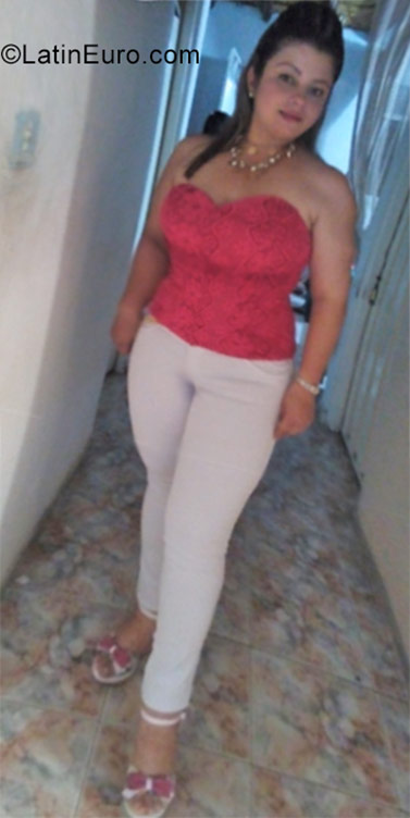 Date this passionate Colombia girl Luz mary from Barranquilla CO22047