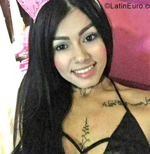 Date this athletic Colombia girl Paola from Medellin CO22080