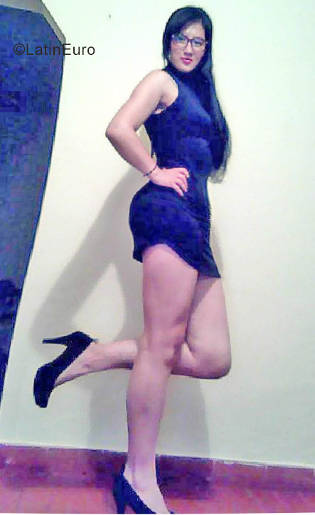 Date this cute Colombia girl Xiomara from Bogota CO22142