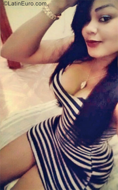 Date this pretty Dominican Republic girl Virginia from San Cristobal DO30006