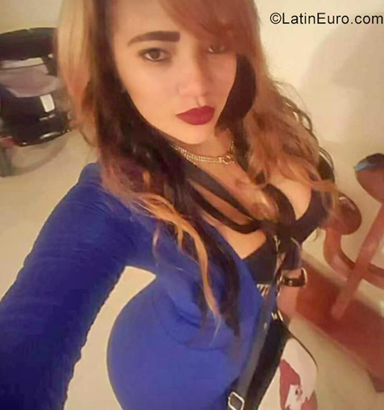 Date this cute Dominican Republic girl Emilsiy from Santo Domingo DO30024