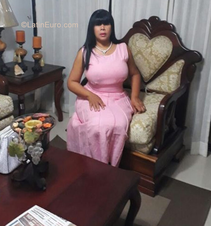 Date this gorgeous Dominican Republic girl Martha from Santo Domingo DO30041