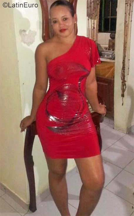 Date this tall Dominican Republic girl Lara from Santo Domingo DO30075