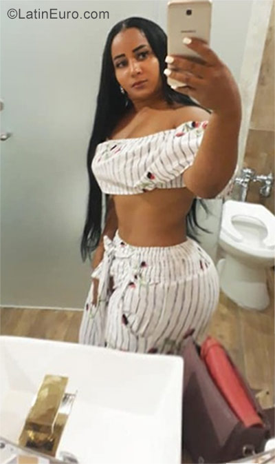 Date this athletic Dominican Republic girl Patricia12 from Santo Domingo DO30079